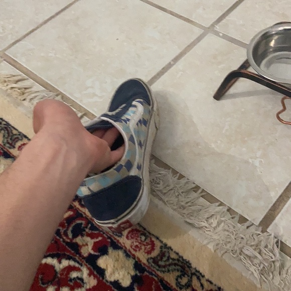 Vans - Picture 3 of 6